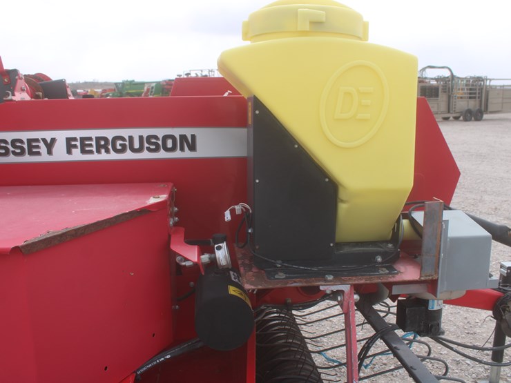 2015-massey-ferguson-1840-image-33