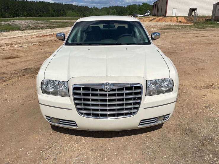 2010-chrysler-300-4-door-sedan-(119,302-miles)-image-5