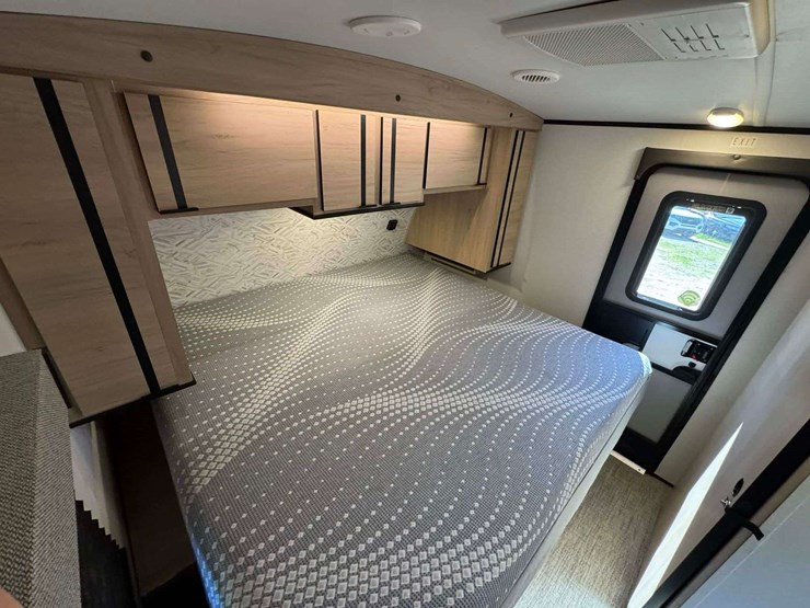 2021-radiance-28bh-bumper-pull-camper---bunks-image-42