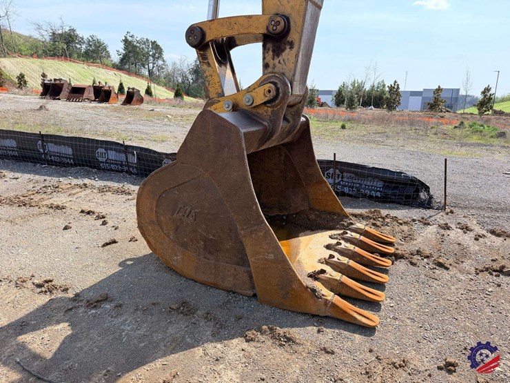 2010-caterpillar-345dl-image-2