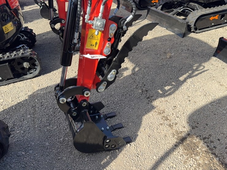 #1098-•-2025-tpm-18hs-mini-excavator-image-2