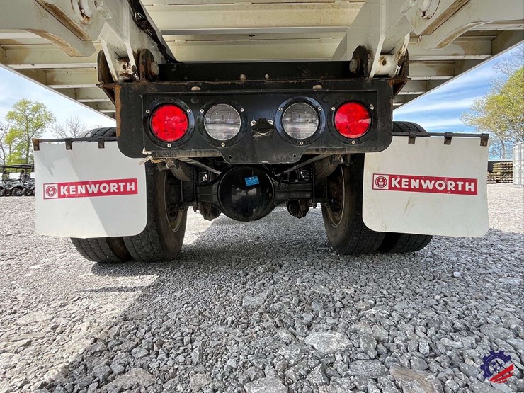 2025-kenworth-t380-image-52