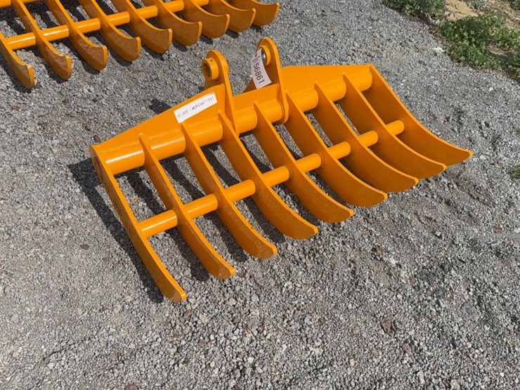 caterpillar-305-image-1