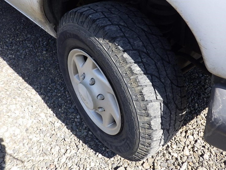 2007-ford-cargo-image-16