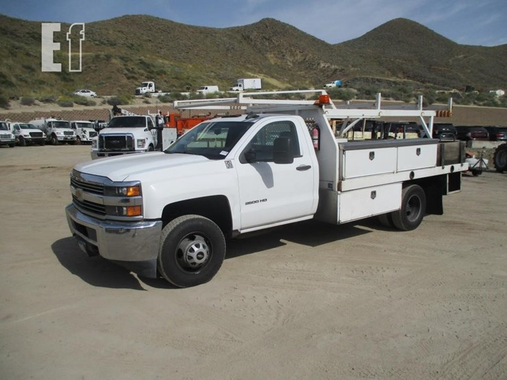 2017-chevrolet-3500hd-image-1