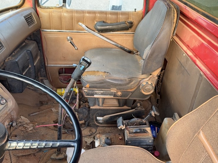 1988-ford-l8000-image-18