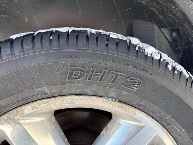 2009-chevrolet-suburban-image-28