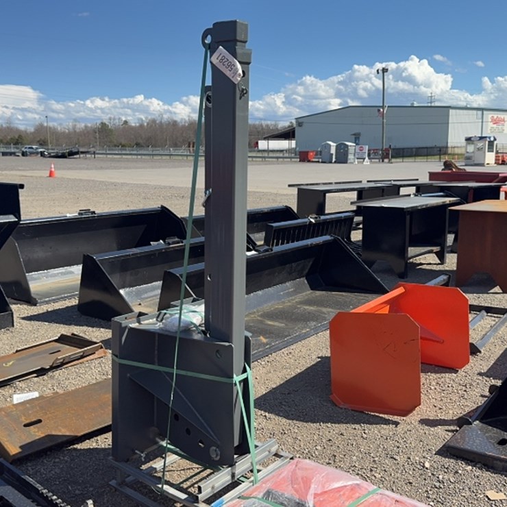 #1054 • FORKLIFT TELESCOPING BOOM POLE