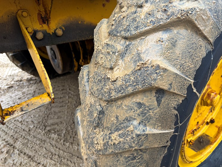 caterpillar-12-image-72