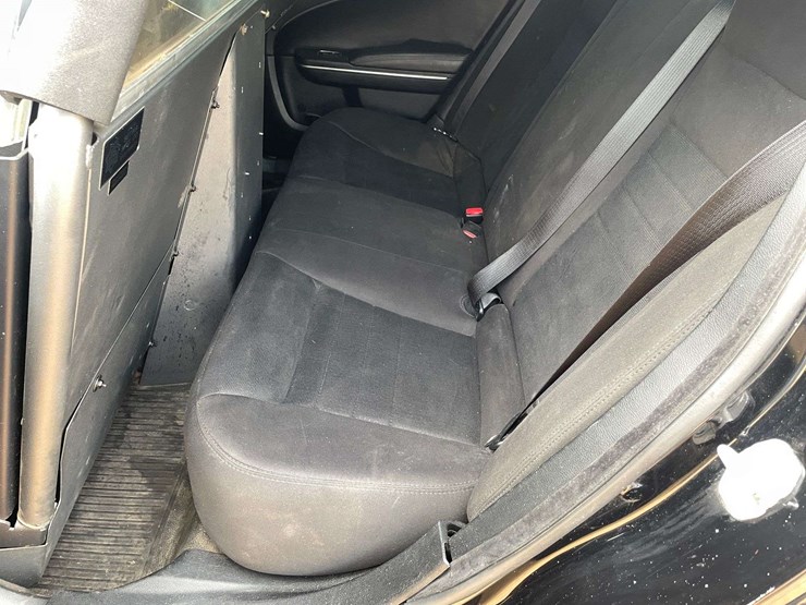 2017-dodge-charger-4-door-police-sedan-(79,558-miles)-image-14