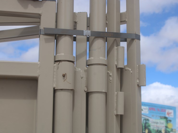 #1083-•-new-circle-t-portable-complete-cattle-processing-system-image-47