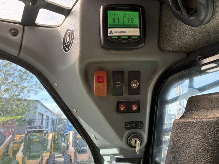 2011-mustang-2700v-image-20