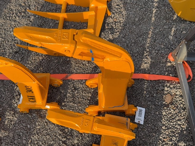 caterpillar-305-image-2