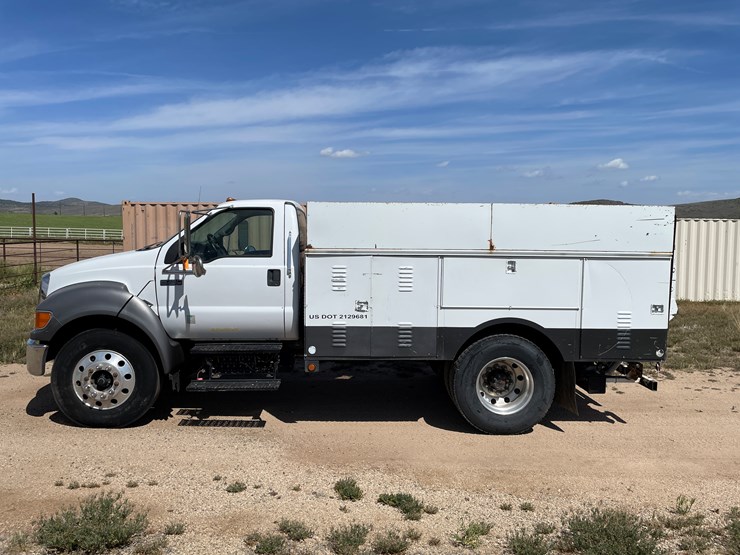 ford-f750-image-2