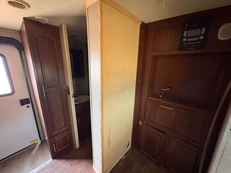 2015-rockwood-2608ws-travel-trailer-image-20