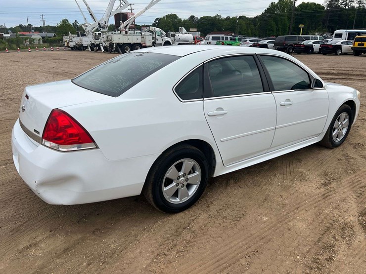 2011-chevrolet-impala-lt-4-door-sedan-(206,126-miles)-image-4