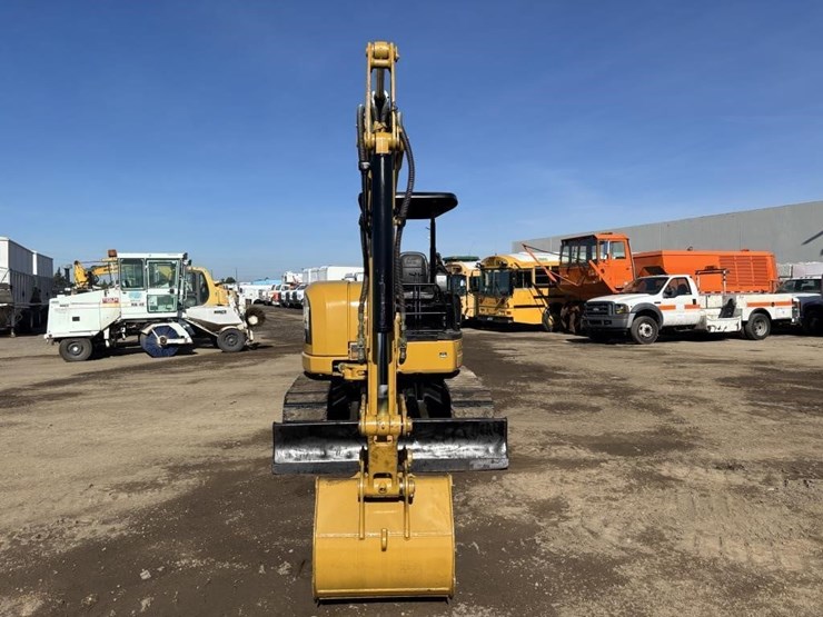 2015-caterpillar-305.5e2-cr-image-6