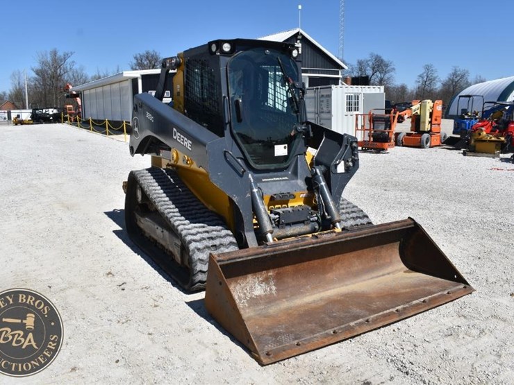 2020-deere-333g-image-13