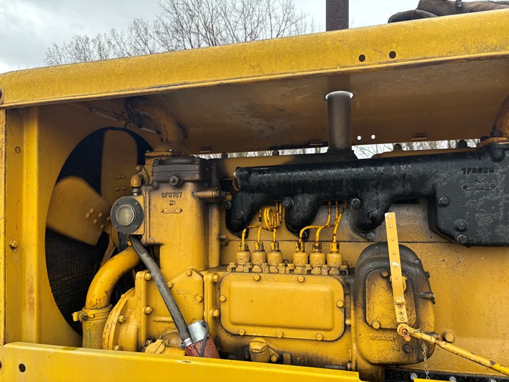 caterpillar-12-image-15