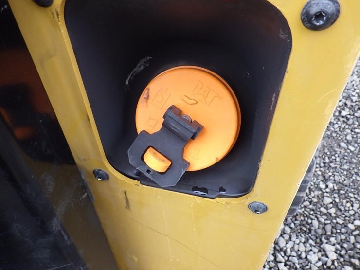 2020-caterpillar-226d3-image-13