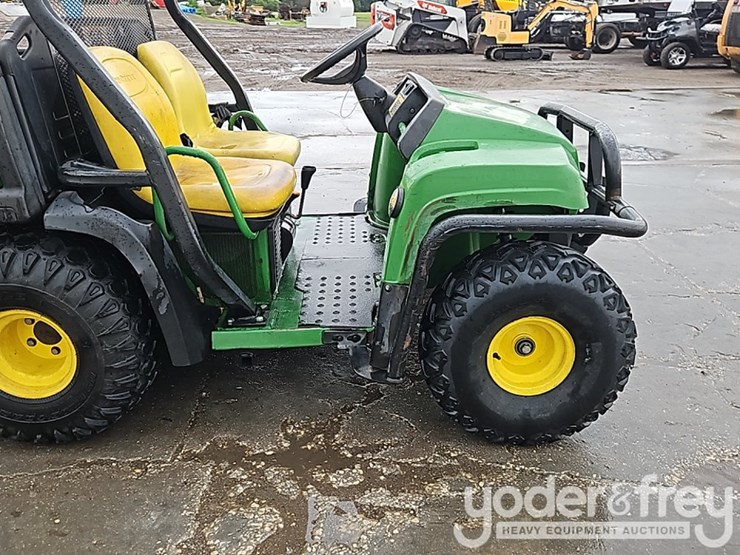 2013-john-deere-gator-image-8
