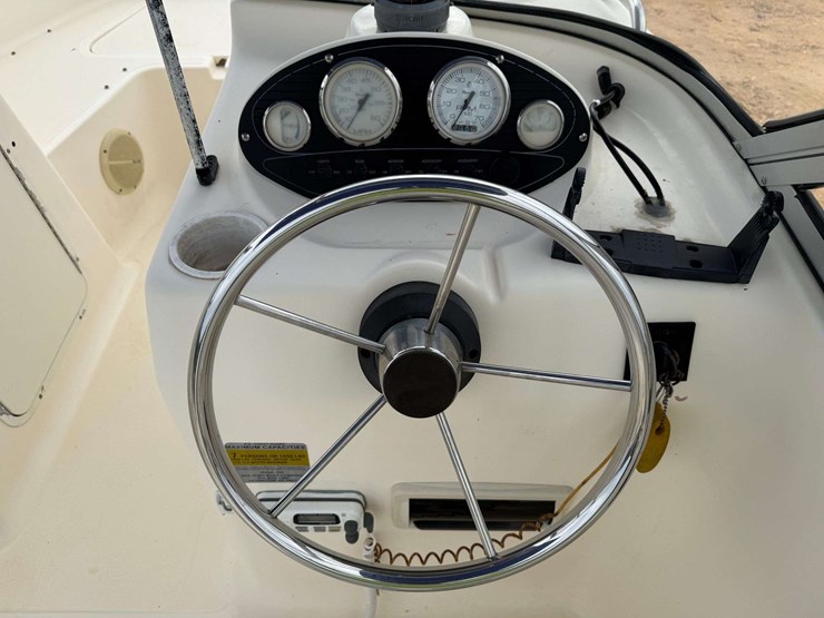 2003-sea-hunt-escape-200d-bay-boat-image-19