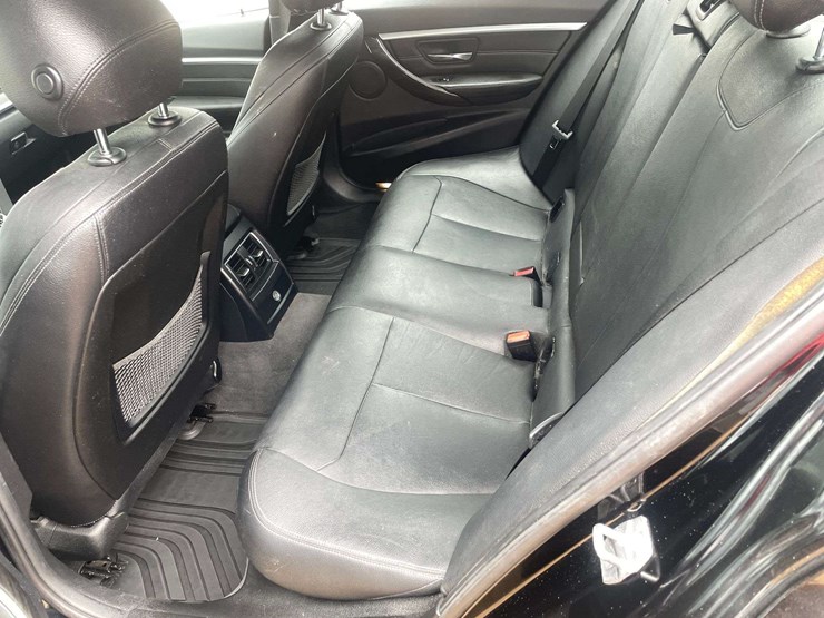 2016-bmw-328i-4-door-sedan-(112,946-miles)-image-14