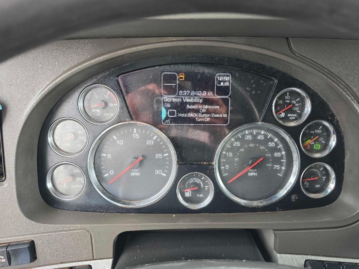 2018-kenworth-t880-image-12