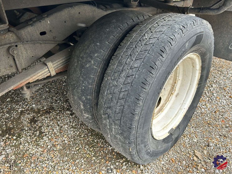 2017-ford-e450-image-8