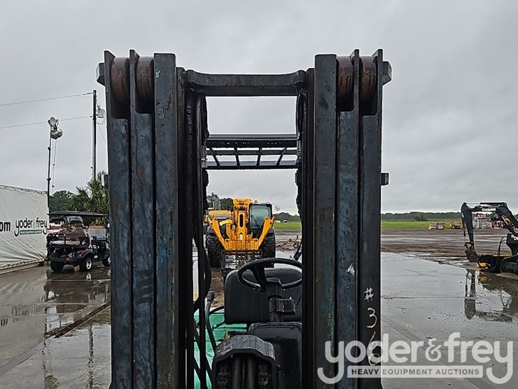 2001-mitsubishi-fgc25-image-13