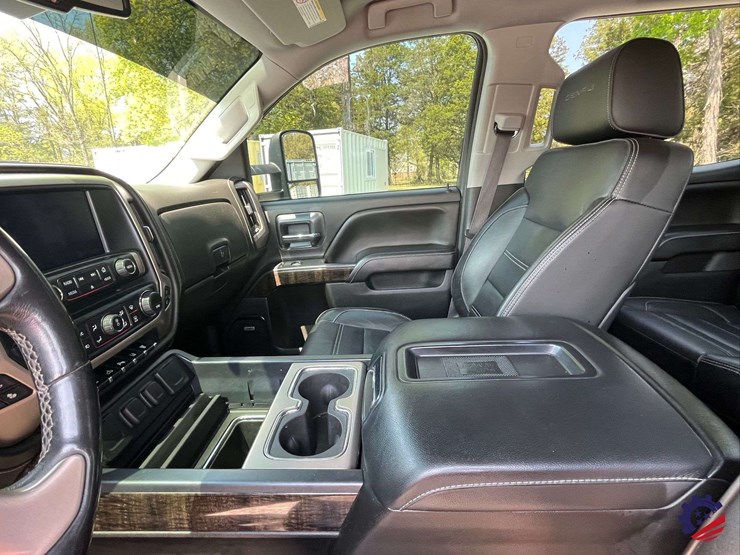 2015-gmc-3500-image-74