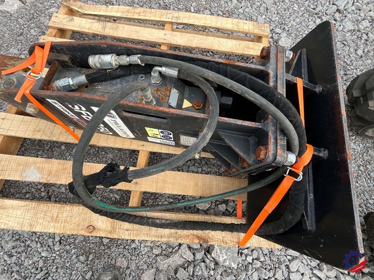 2017-paladin-sfb350-mini-skid-hydraulic-hammer-attachment-image-9