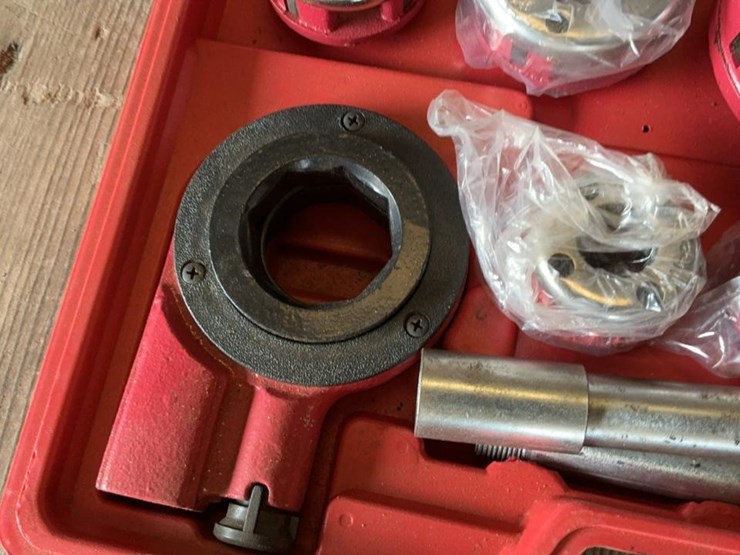 #102-•-pipe-threading-tools-image-6