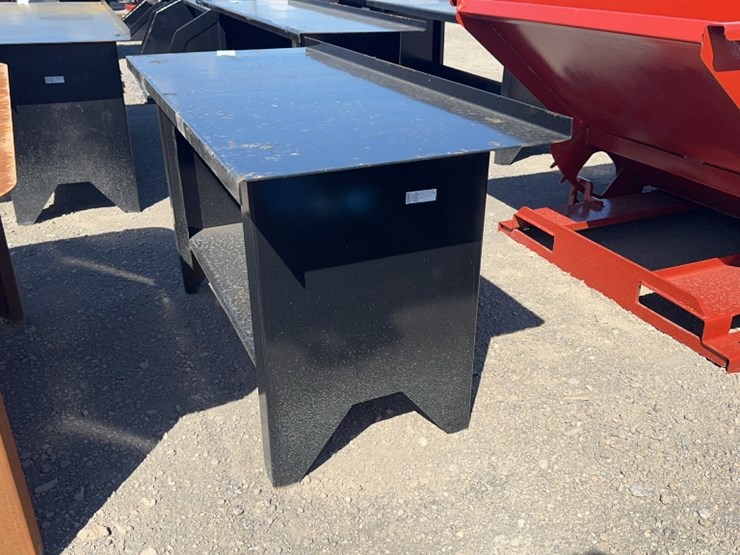 #1006-•-60"-metal-work-bench-image-2