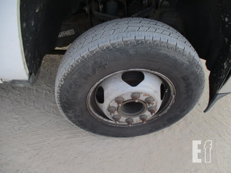 2016-chevrolet-3500hd-image-16