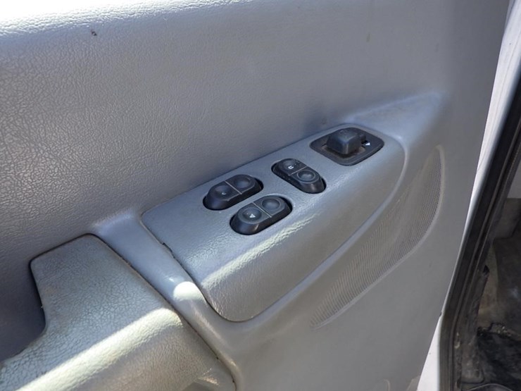 2007-ford-cargo-image-24