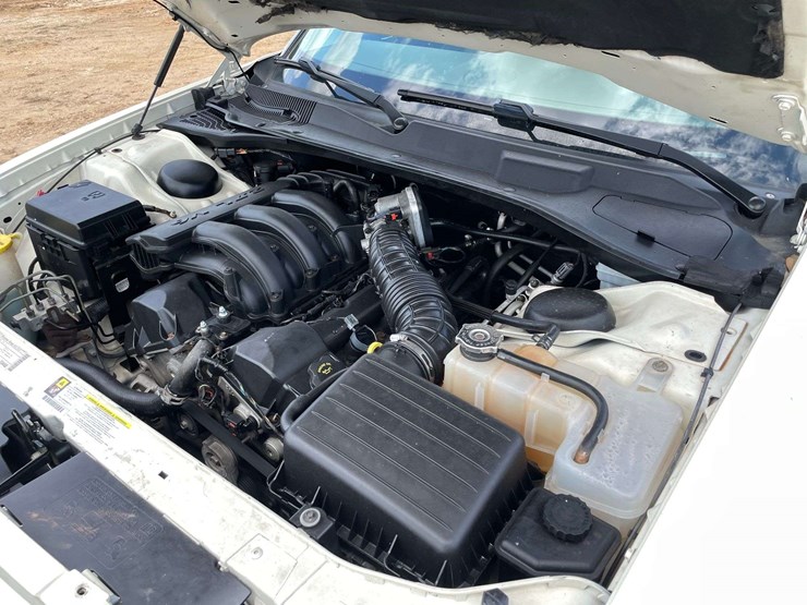 2010-chrysler-300-4-door-sedan-(119,302-miles)-image-7