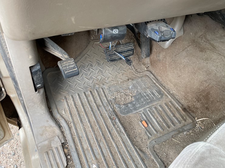 #4006-•-2005-chevy-crew-cab-truck-(az-title)-image-29