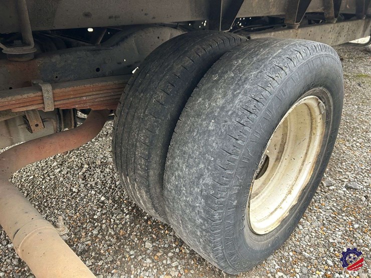 2017-ford-e450-image-13