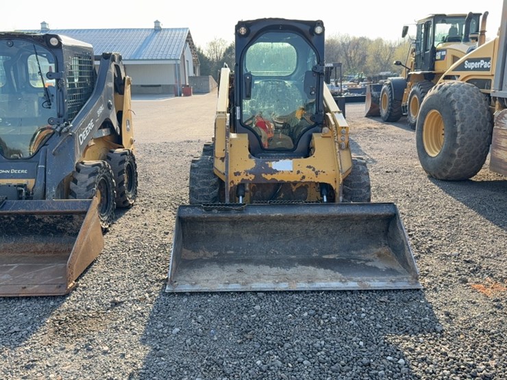 caterpillar-246d-image-2