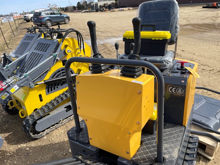 #900-•-landhonor-mini-excavator-image-14