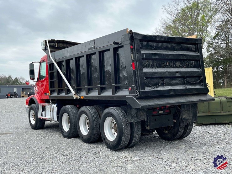 2011-volvo-truck-vhd-tri-axle-dump-truck-image-35