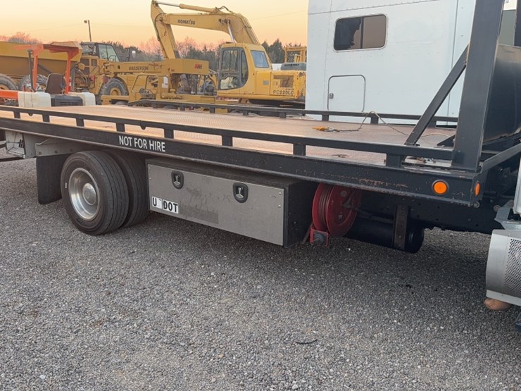 2016-hino-258-image-4