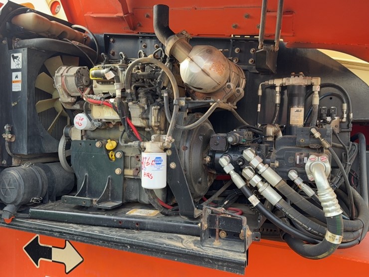 2014-jlg-800s-image-9