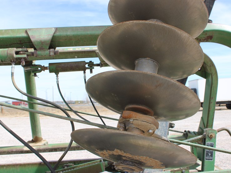 john-deere-235-image-26