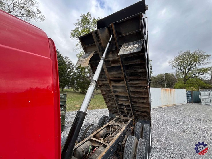 2011-volvo-truck-vhd-tri-axle-dump-truck-image-85