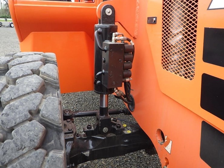 2018-jlg-8042-image-12