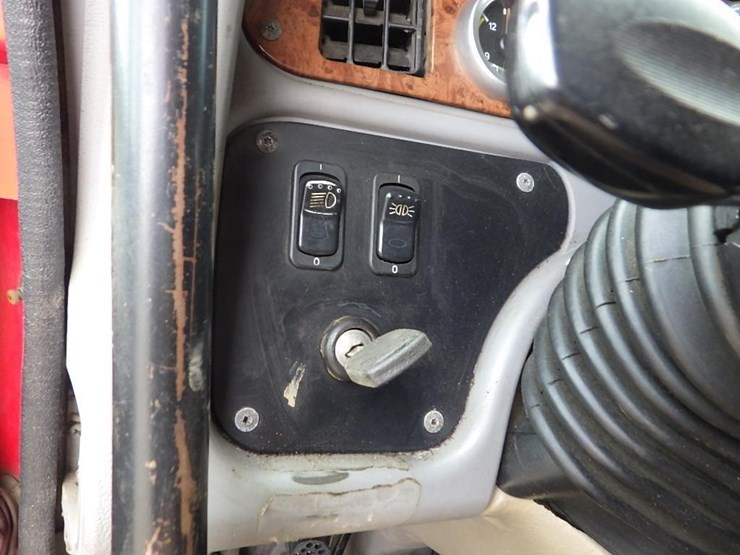 2006-peterbilt-387-image-34