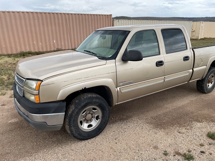 #4006-•-2005-chevy-crew-cab-truck-(az-title)-image-6