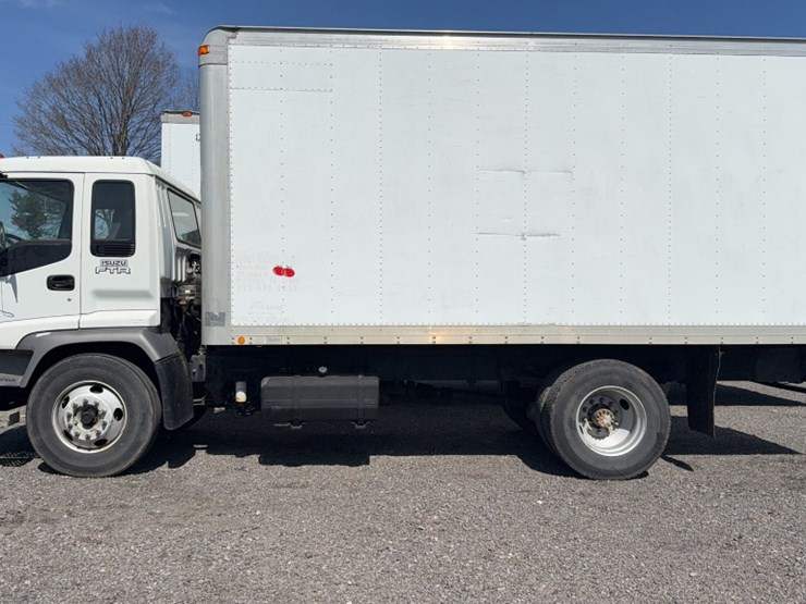 2004-isuzu-ftr-image-12